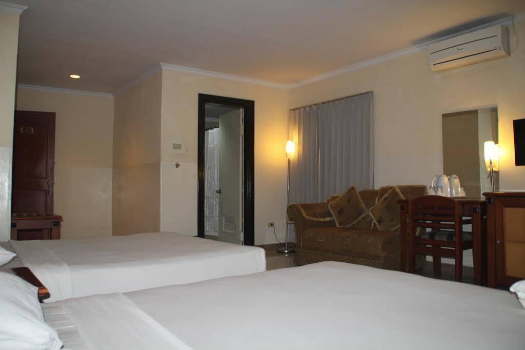 Hotel Celebes Manado Exteriér fotografie